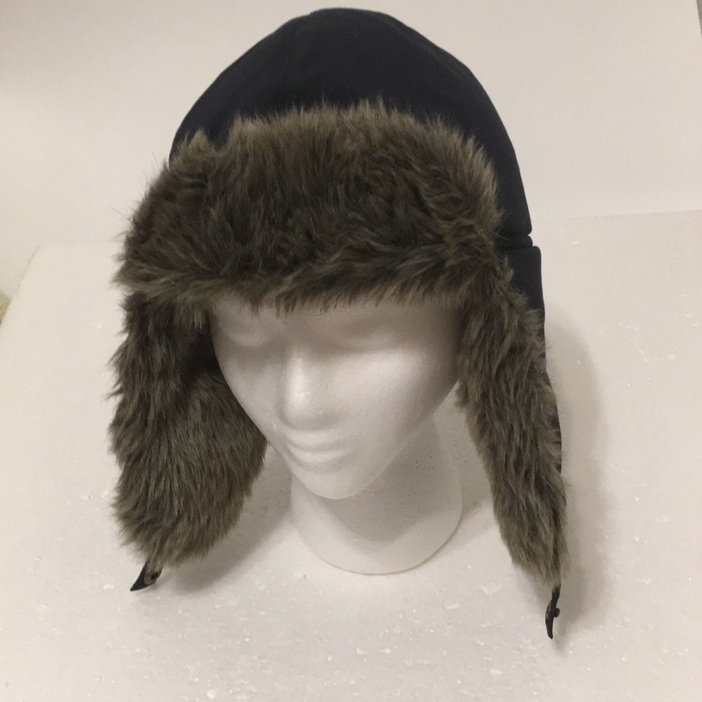 EDDIE BAUER NAVY FAUX FUR HAT